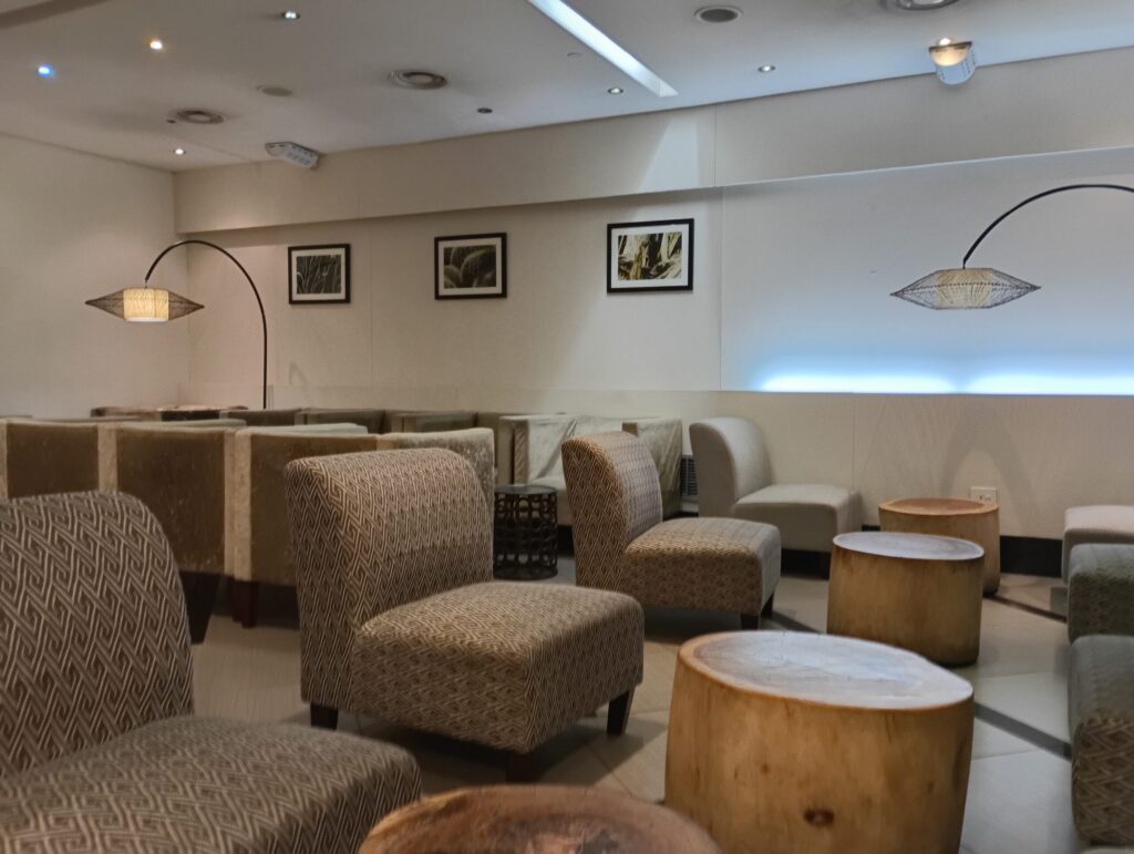 ターミナルA：Mashonzha Lounge