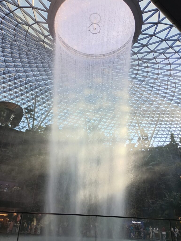 写真13．チャンギ空港　ジュエル