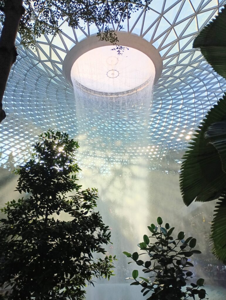 写真12．チャンギ空港　ジュエル