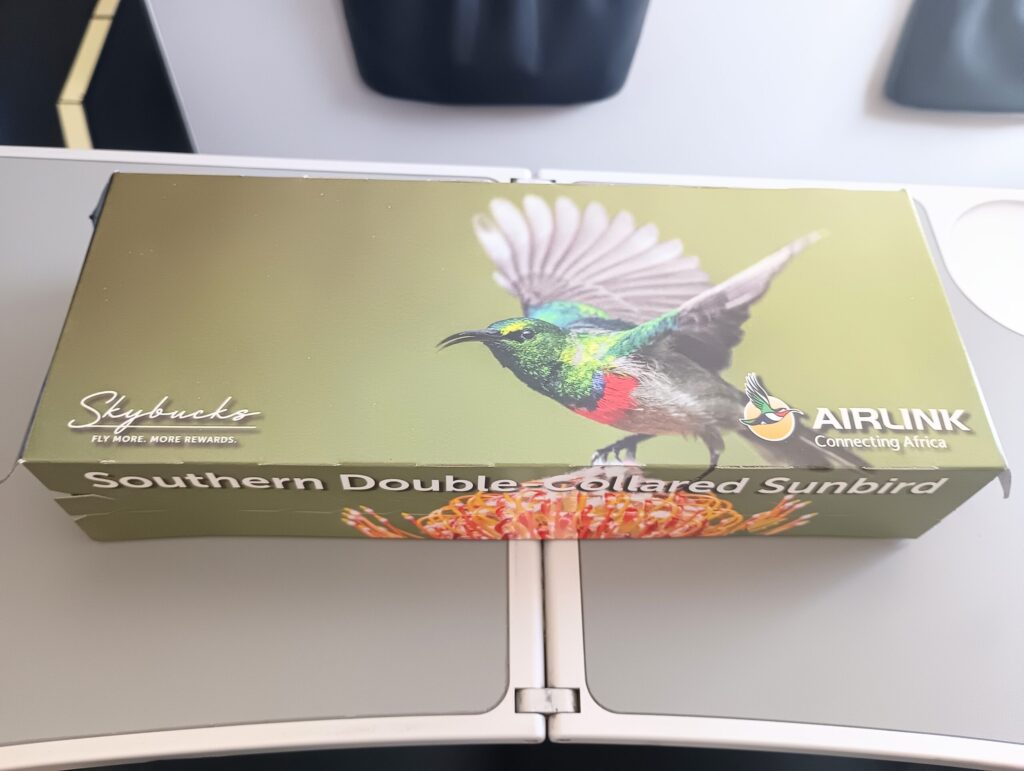 airlinkで配られたスナック（サンドイッチ）