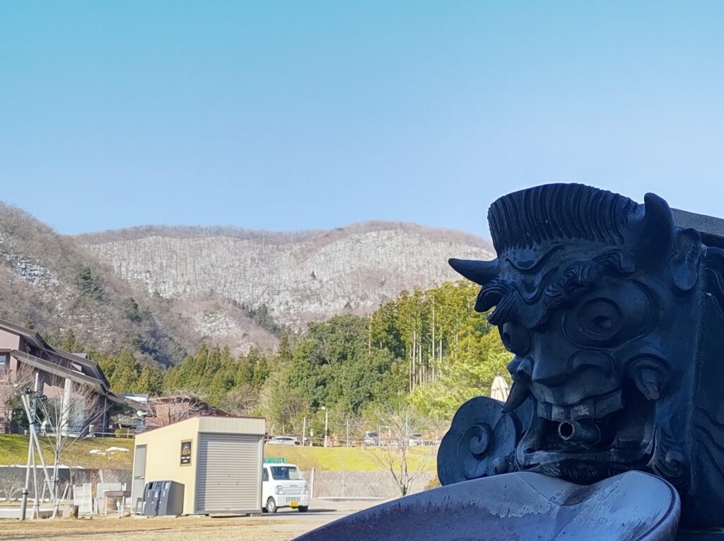 道の駅国上の足湯　酒呑童子