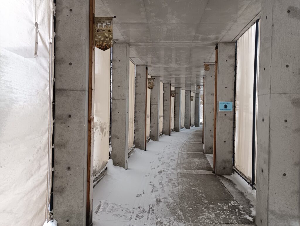 ホテル別館からの連絡通路