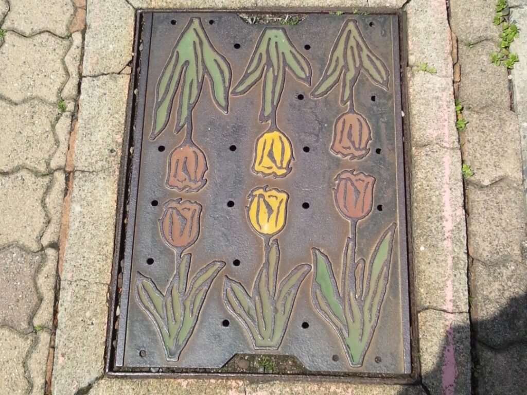 新潟のマンホール蓋 チューリップ
