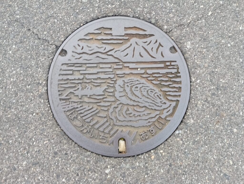 広島マンホール蓋は蛎