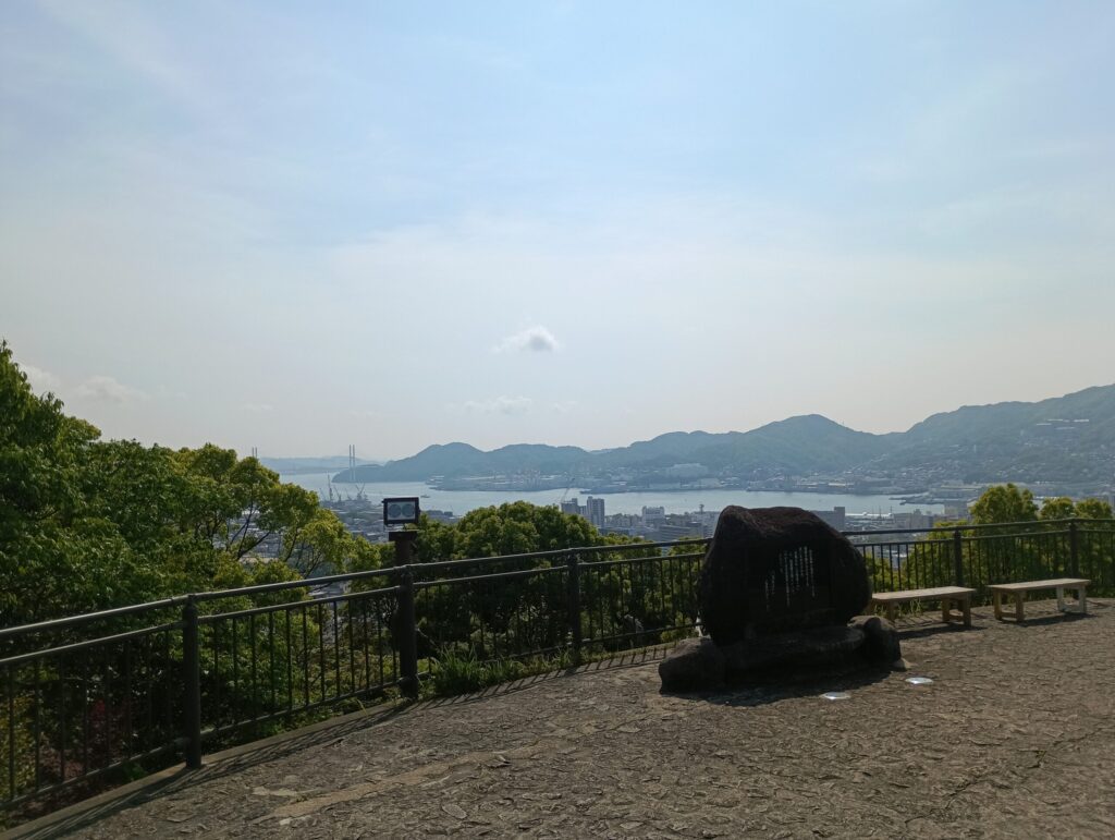 風頭公園 坂本龍馬像の目線の先
