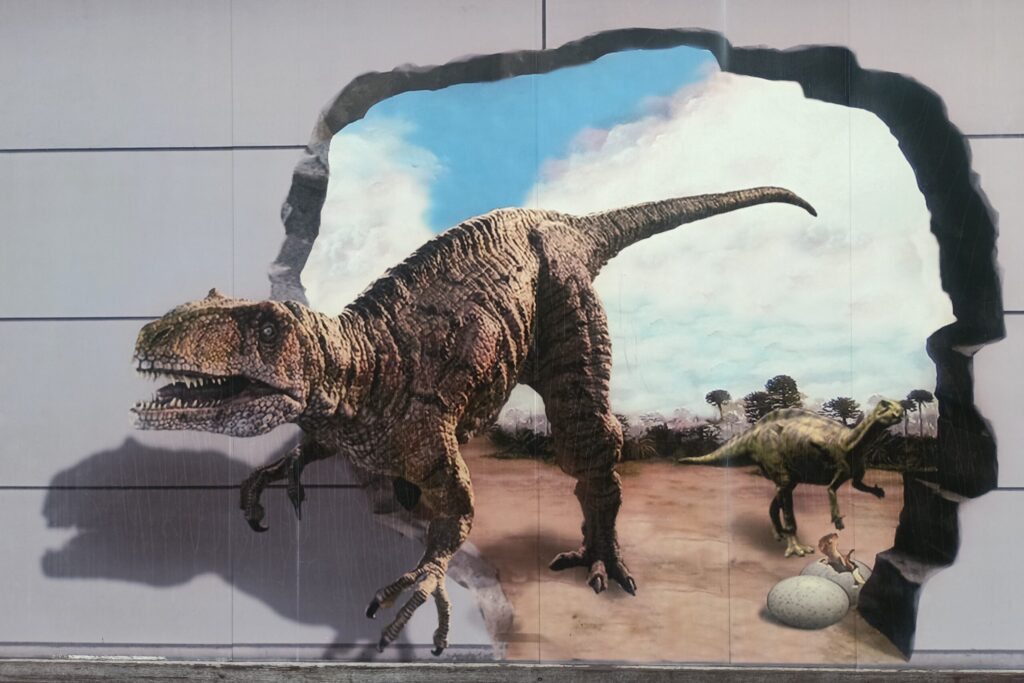 北陸道・南条サービスエリア下り　恐竜のウォールアート